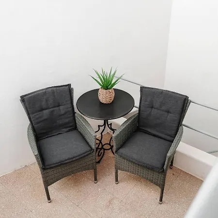 아파트 Spacious Stylish 포티마오